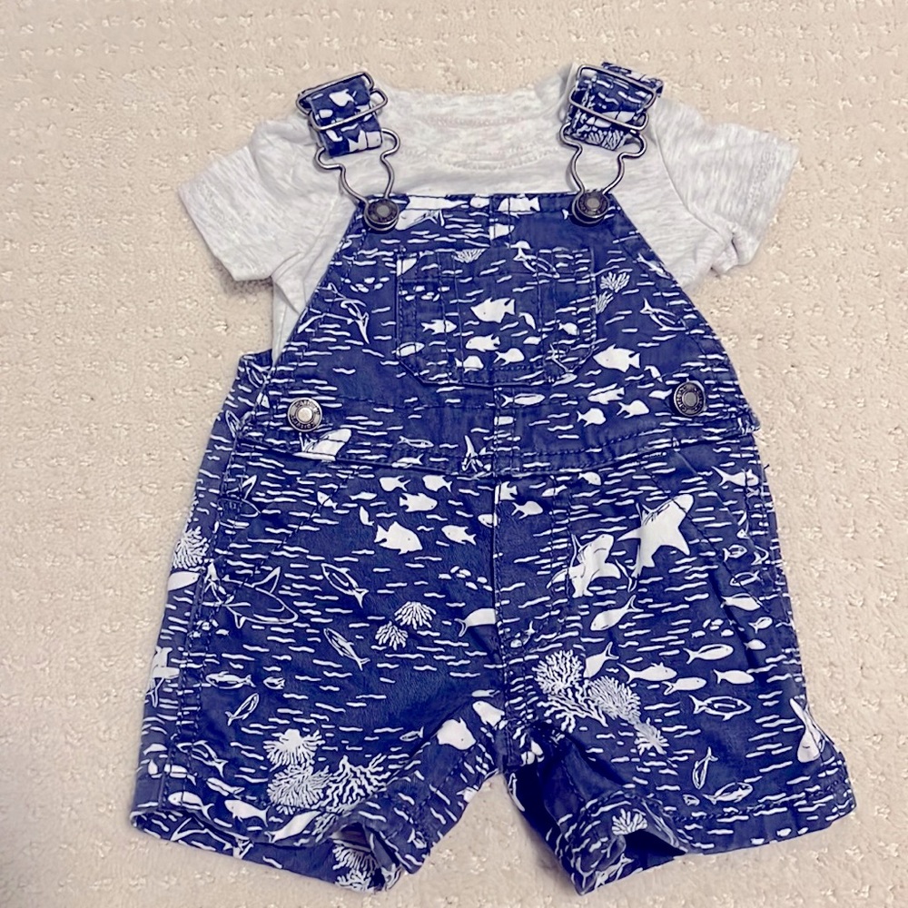 Carter’s Newborn Printed Overall Outfit Set